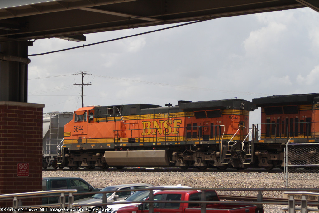 BNSF 5644